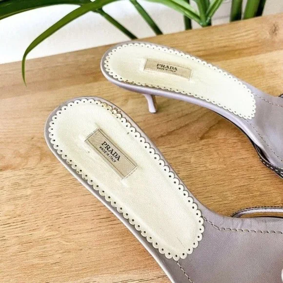 ❤️SOLD❤️Prada Women's Sz 37.5 US 7.5 Lavender Purple Leather Floral Strap Mules - Picture 7 of 11